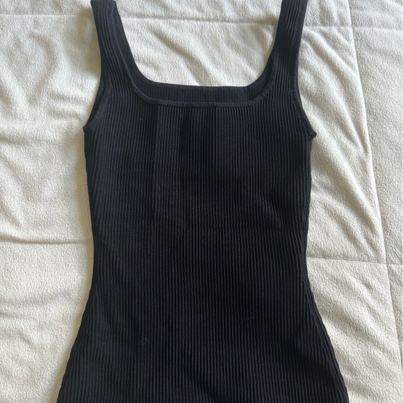 Aritzia Black Babaton Tank - Picture 3 of 3